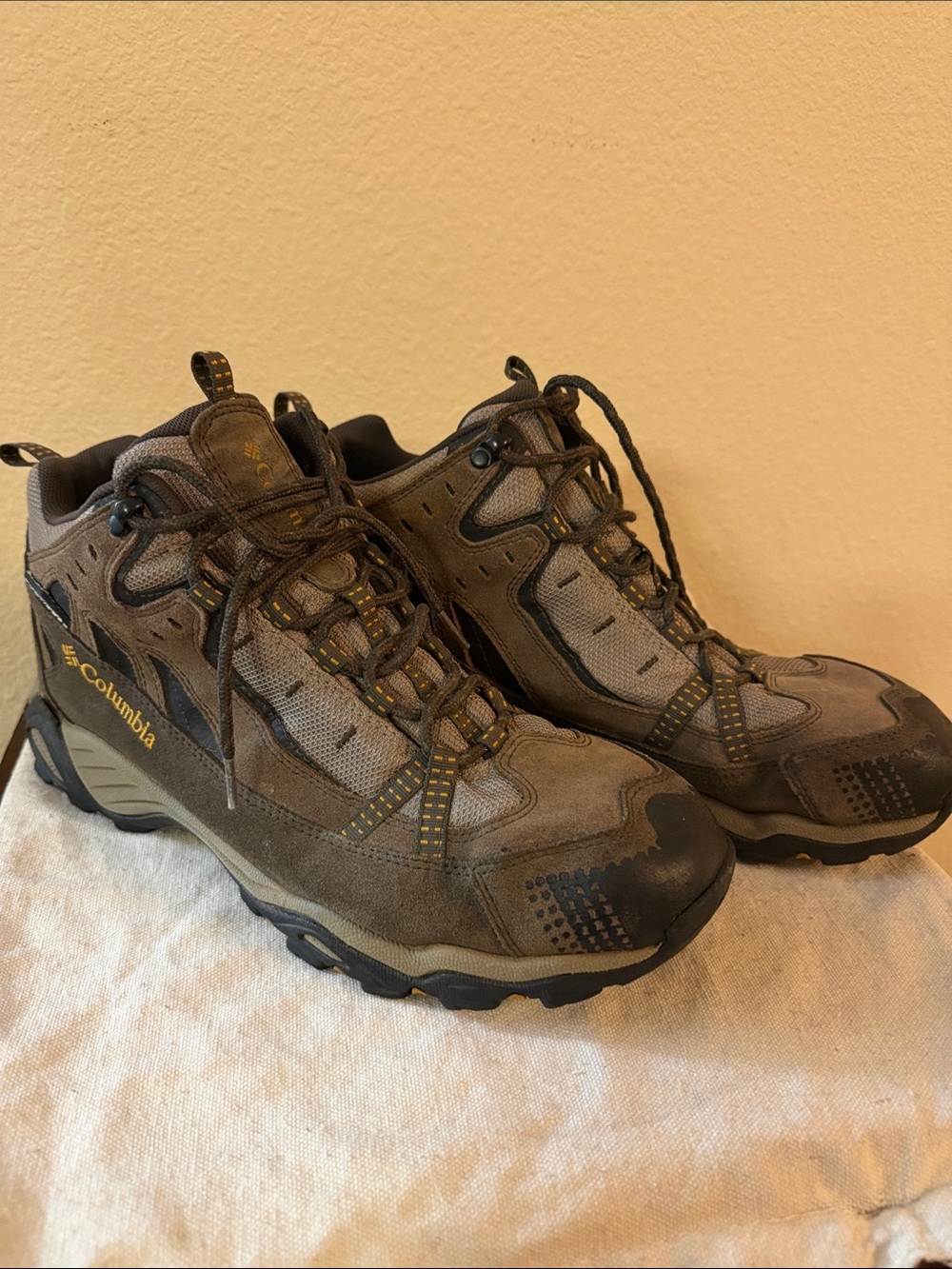 Columbia Brown and Gray Men's Waterproof Hiking Boots
